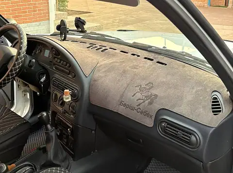 Lada Niva Travel